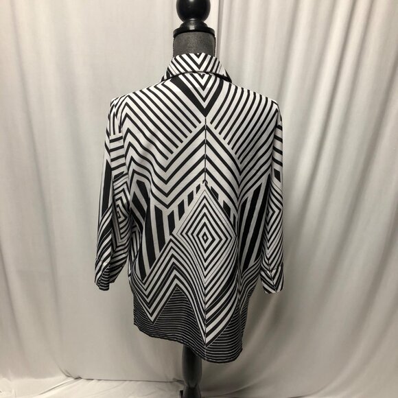 Alfred Dunner Blouse Womens Size 12 Black White Geometric Button Up Shirt - Picture 5 of 7
